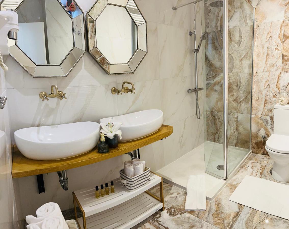 La Dolce Vita Luxury Apartments With Best Free Private Parking In City Center Pula Exterior photo